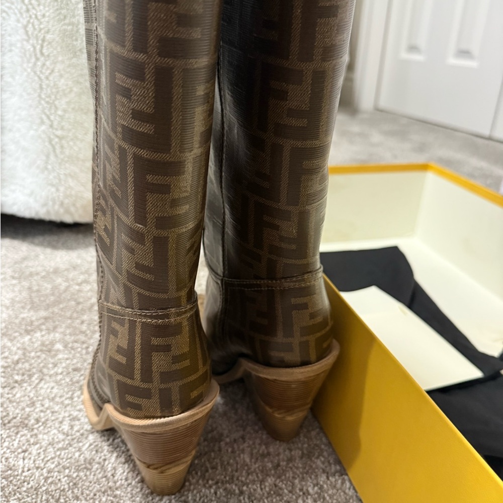 Fendi cowboy boots - Picture 6 of 8